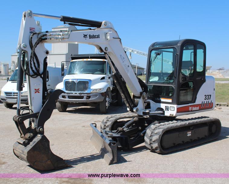 image for item H6169 2008 Bobcat 337G compact excavator