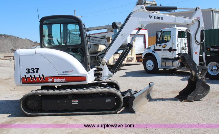 image for item H6169 2008 Bobcat 337G compact excavator
