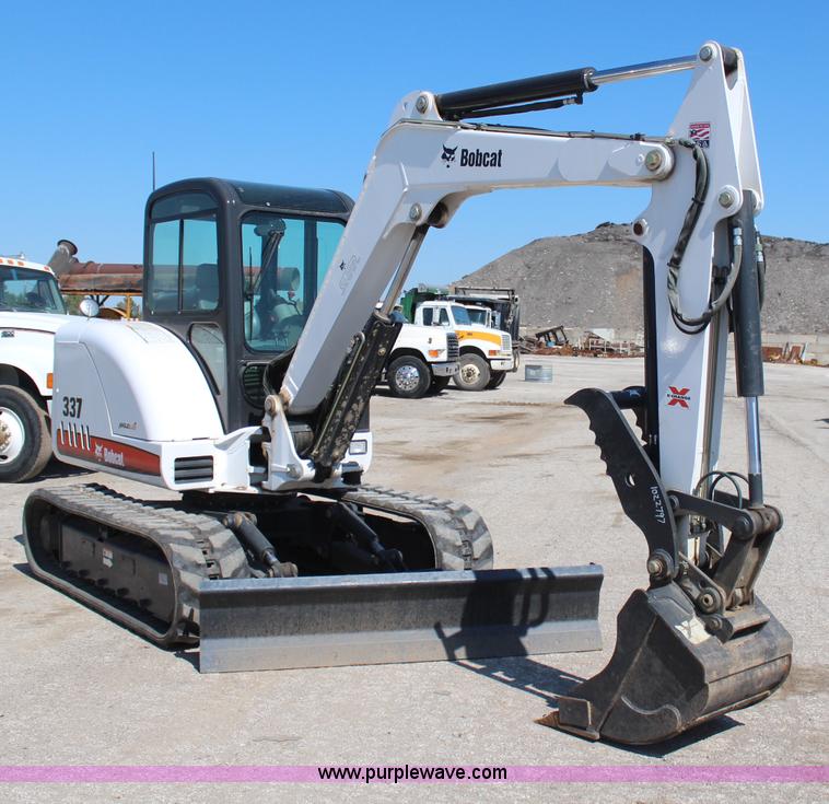 image for item H6169 2008 Bobcat 337G compact excavator