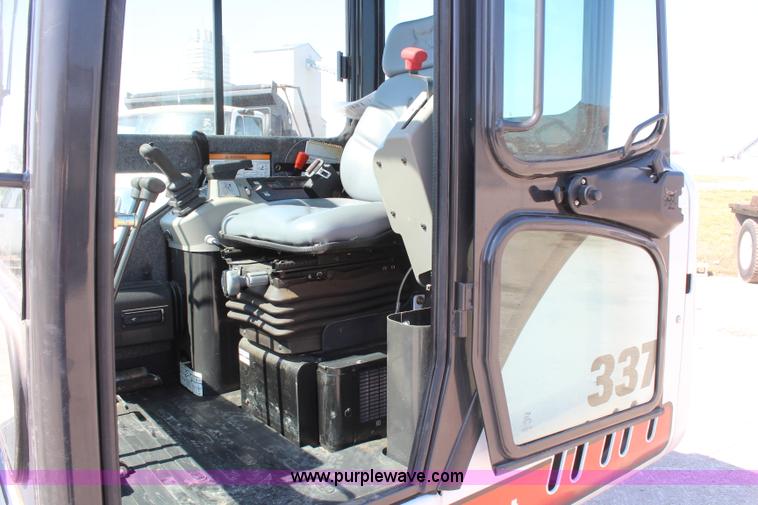 image for item H6169 2008 Bobcat 337G compact excavator
