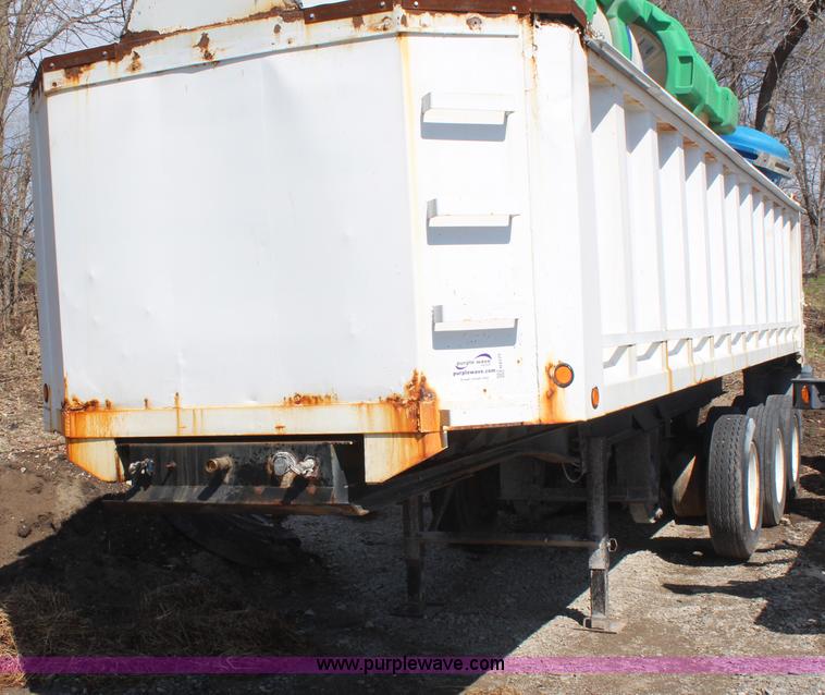 image for item H6177 1986 Hobbs end dump trailer