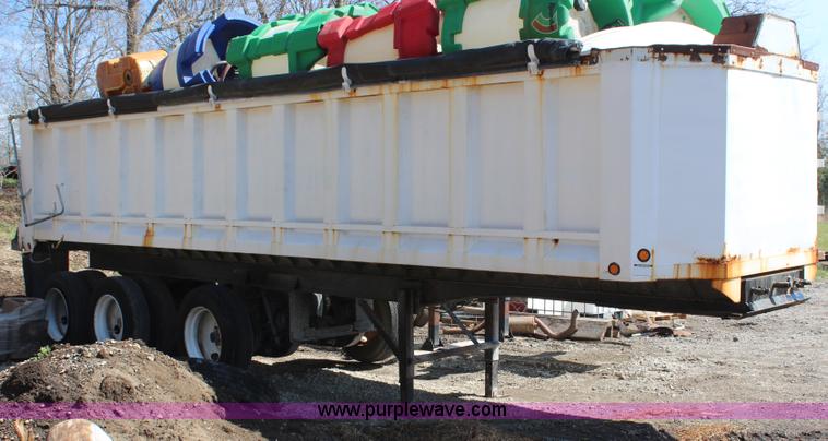 image for item H6177 1986 Hobbs end dump trailer