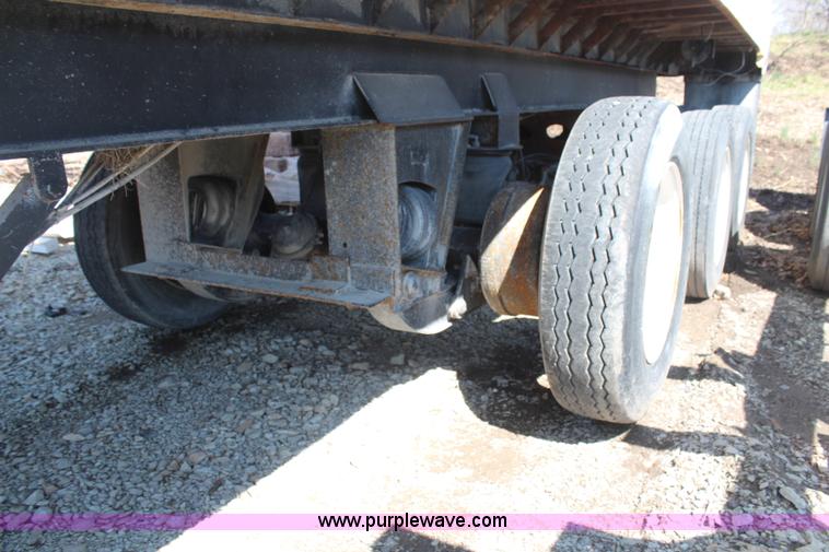 image for item H6177 1986 Hobbs end dump trailer
