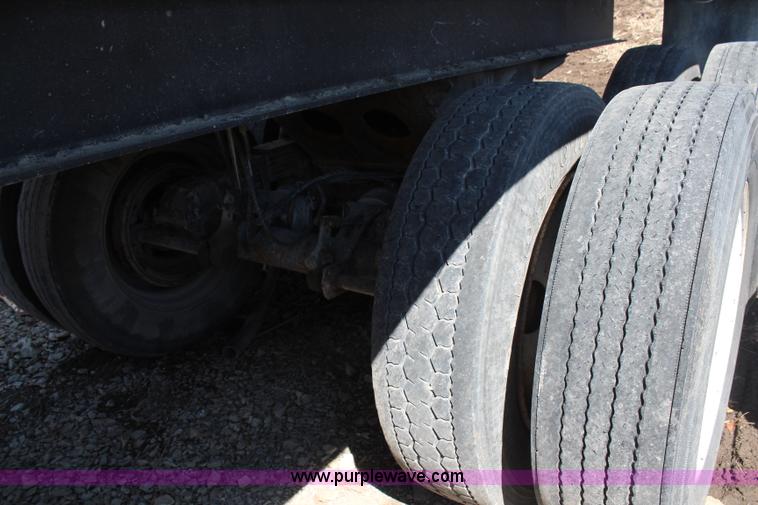 image for item H6177 1986 Hobbs end dump trailer