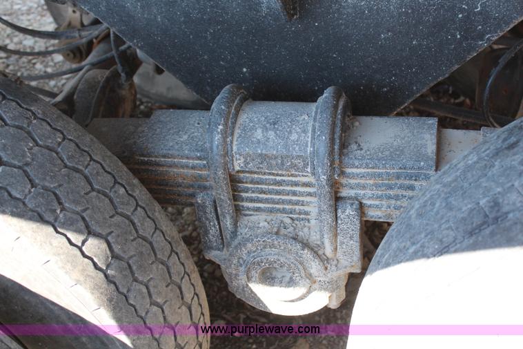 image for item H6177 1986 Hobbs end dump trailer