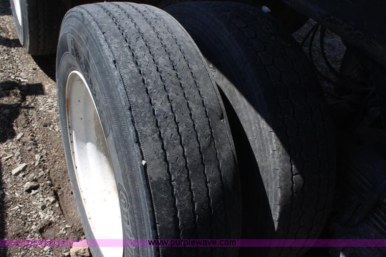 image for item H6177 1986 Hobbs end dump trailer