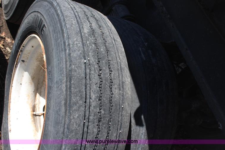 image for item H6177 1986 Hobbs end dump trailer