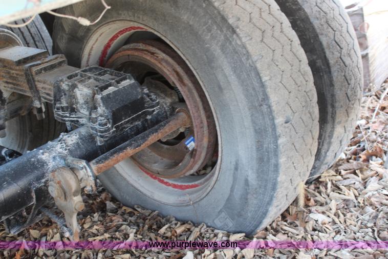 image for item H6177 1986 Hobbs end dump trailer