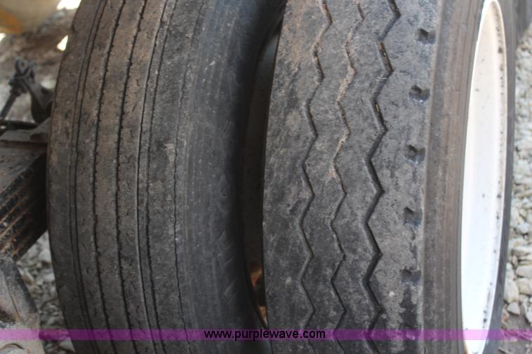 image for item H6177 1986 Hobbs end dump trailer