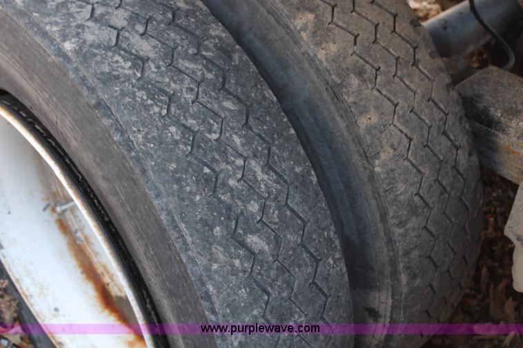 image for item H6177 1986 Hobbs end dump trailer