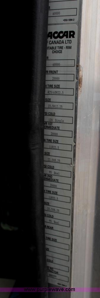 image for item H6225 2006 Peterbilt 335 26-ton crane truck