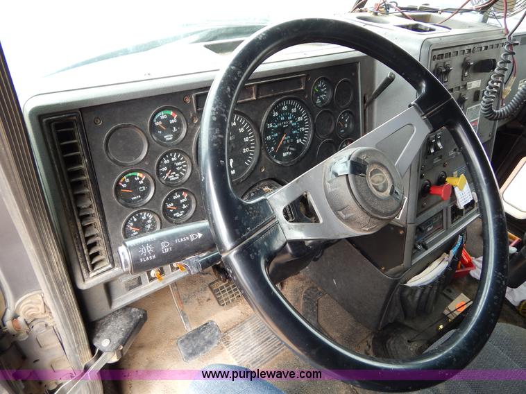 image for item I1011 1999 Mack CL713 triple axle dump truck