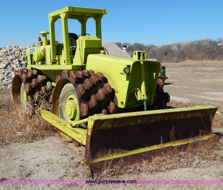 image for item I1173 Raygo Ram 45 articulated compactor