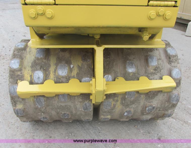 image for item I2727 2003 Multiquip Rammax trench compactor