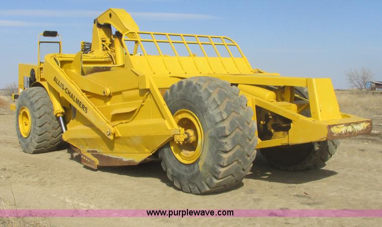 image for item I2739 1967 Allis Chalmers 260 scraper