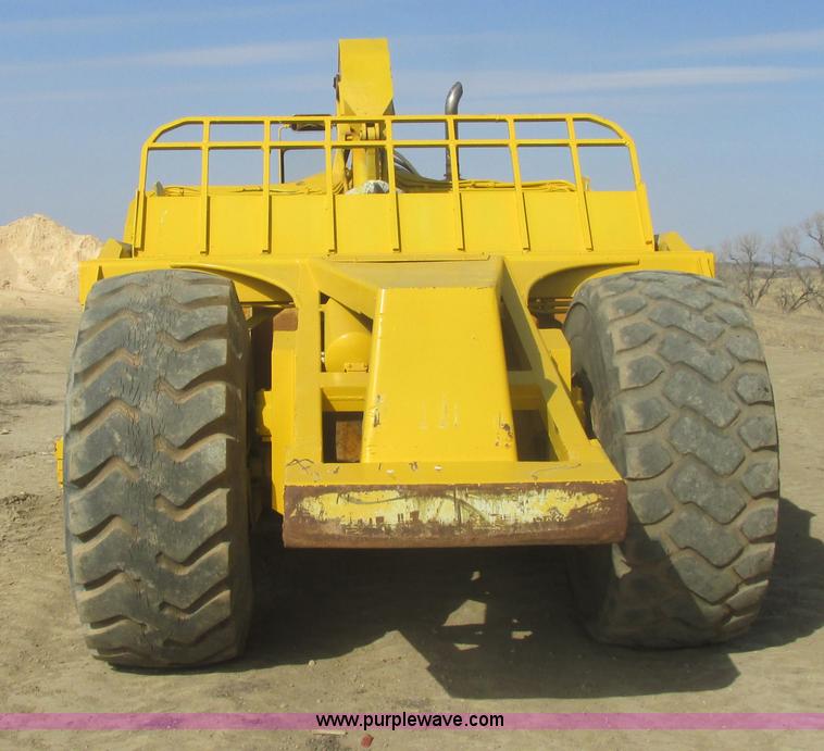 image for item I2739 1967 Allis Chalmers 260 scraper