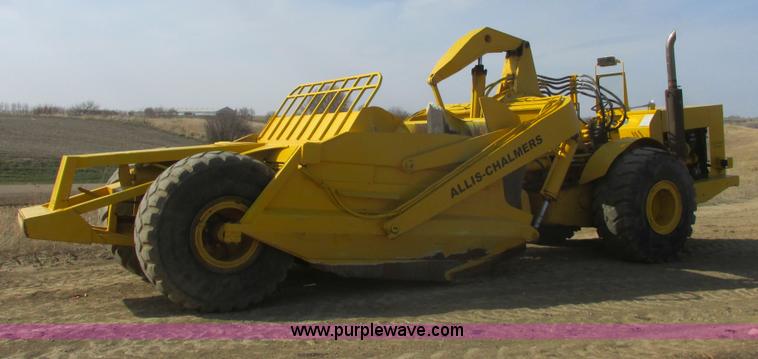 image for item I2739 1967 Allis Chalmers 260 scraper
