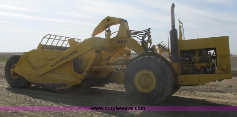 image for item I2739 1967 Allis Chalmers 260 scraper