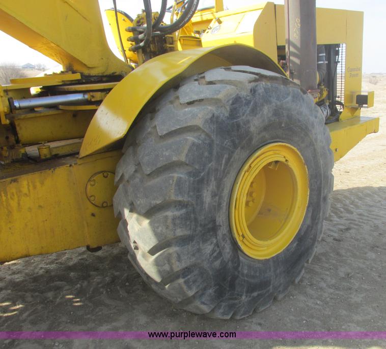 image for item I2739 1967 Allis Chalmers 260 scraper