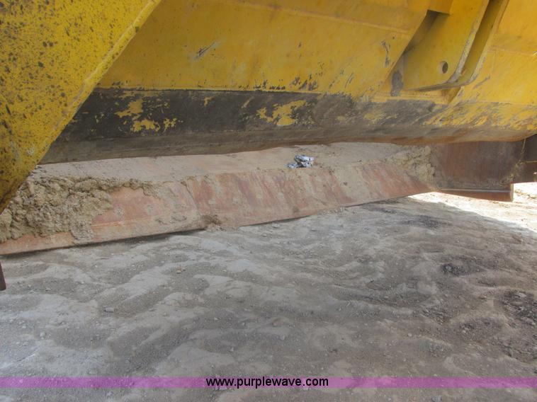 image for item I2739 1967 Allis Chalmers 260 scraper