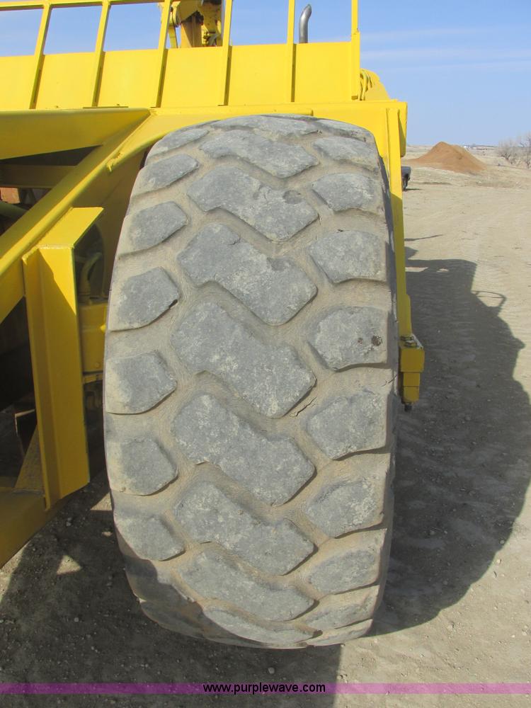 image for item I2739 1967 Allis Chalmers 260 scraper