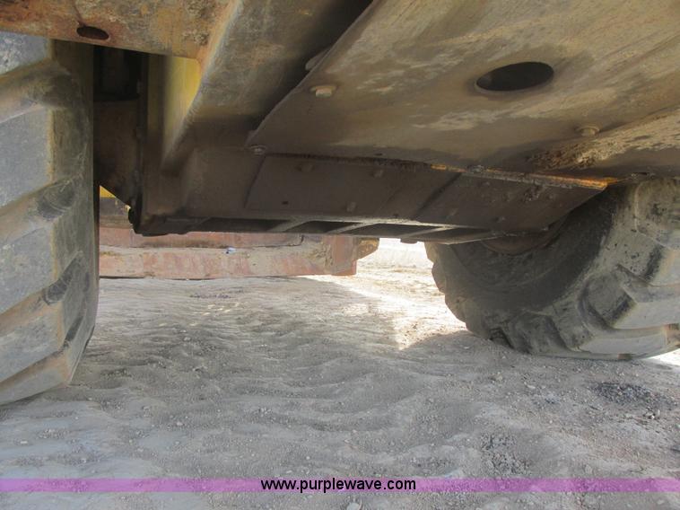 image for item I2739 1967 Allis Chalmers 260 scraper