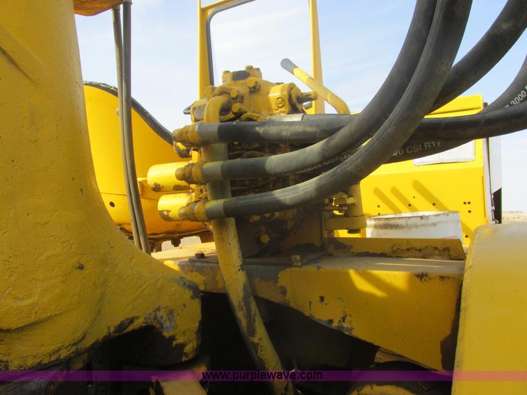 image for item I2739 1967 Allis Chalmers 260 scraper