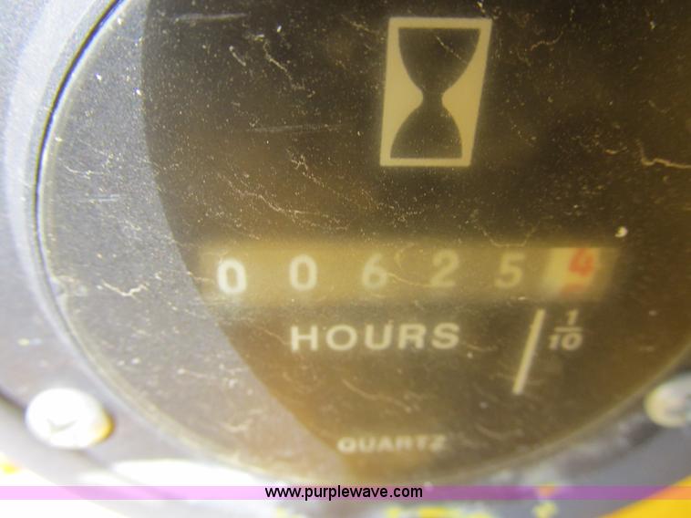 image for item I2739 1967 Allis Chalmers 260 scraper