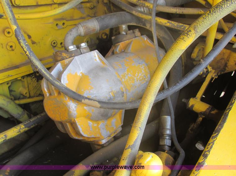 image for item I2739 1967 Allis Chalmers 260 scraper