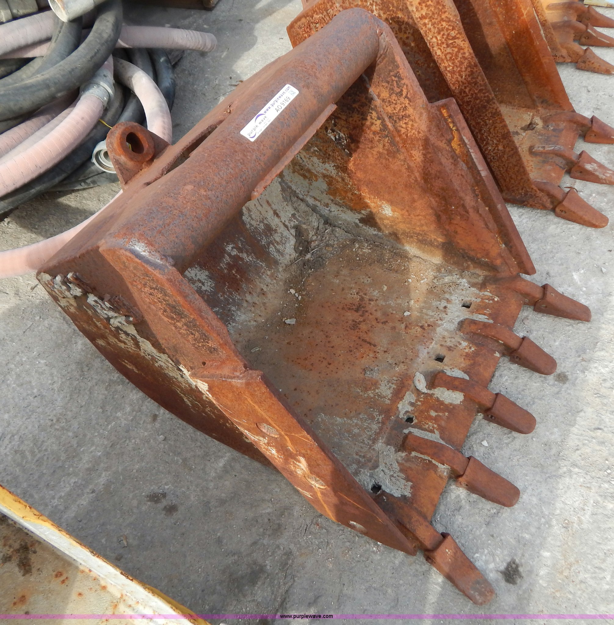 Wain Roy excavator bucket in Liberty, MO Item AO9169 sold Purple Wave