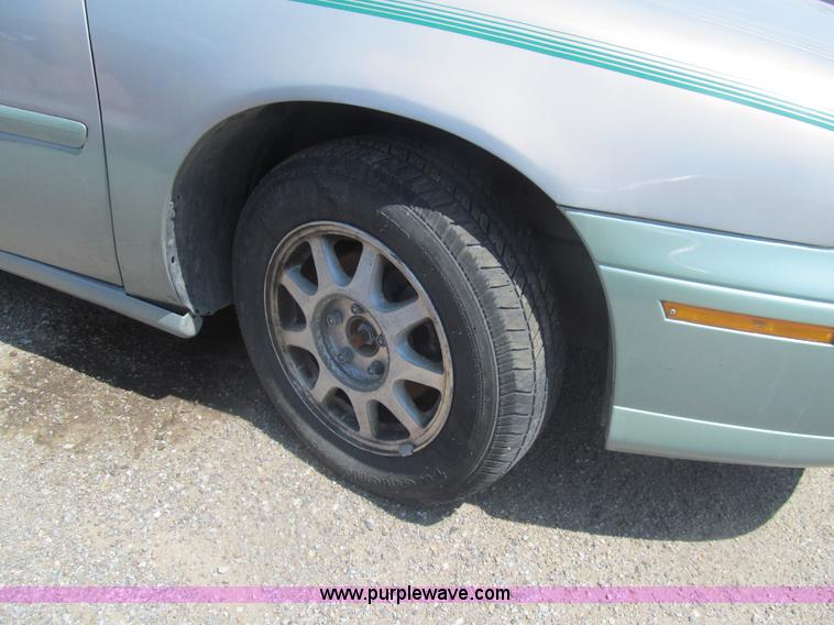 image for item I7077 1999 Chevrolet Malibu LS