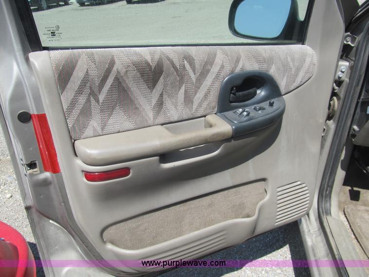 image for item I7080 1999 Chevrolet Venture