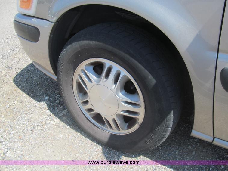 image for item I7080 1999 Chevrolet Venture