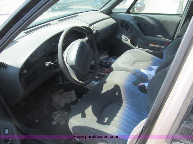 image for item I7082 1999 Pontiac Bonneville SE