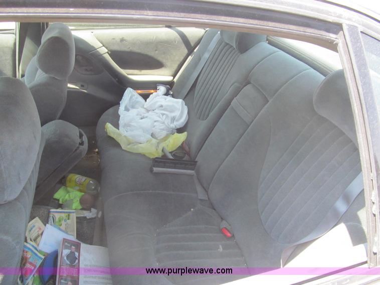 image for item I7082 1999 Pontiac Bonneville SE