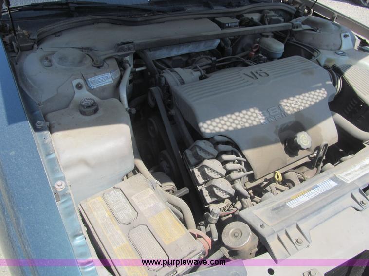 image for item I7082 1999 Pontiac Bonneville SE