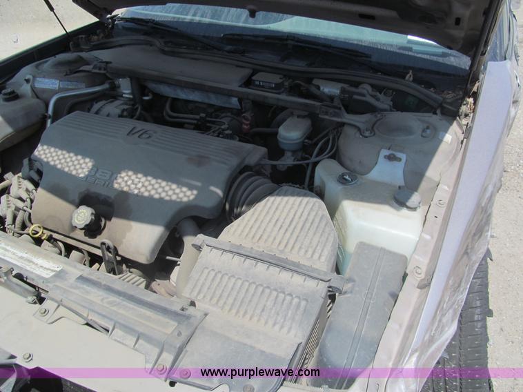 image for item I7082 1999 Pontiac Bonneville SE