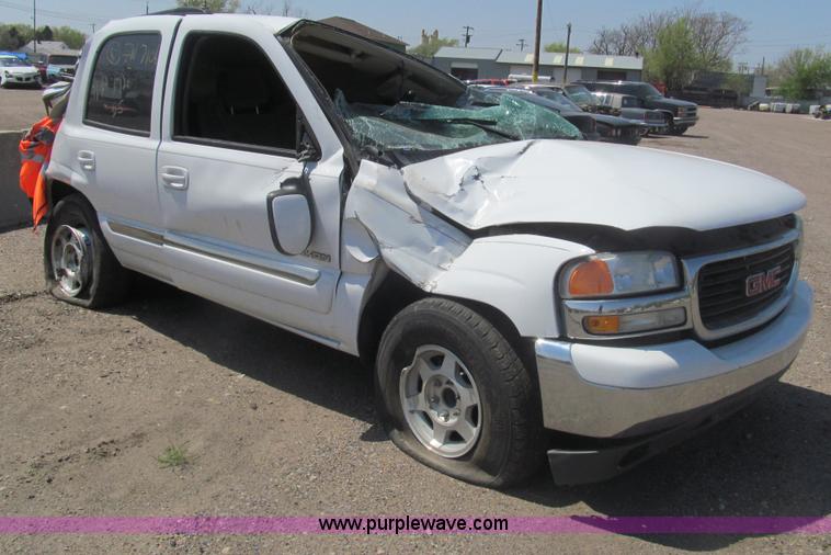 image for item I7083 2004 GMC Yukon SUV