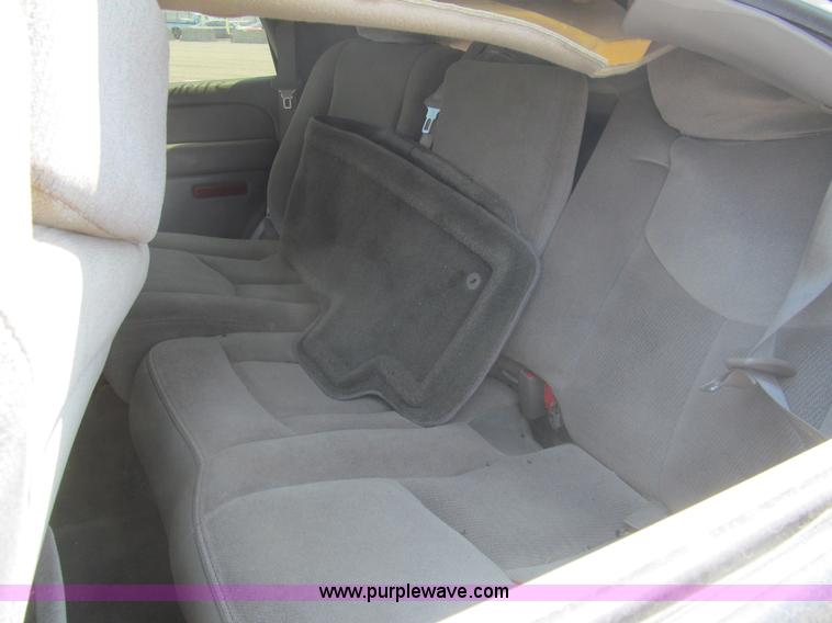 image for item I7083 2004 GMC Yukon SUV