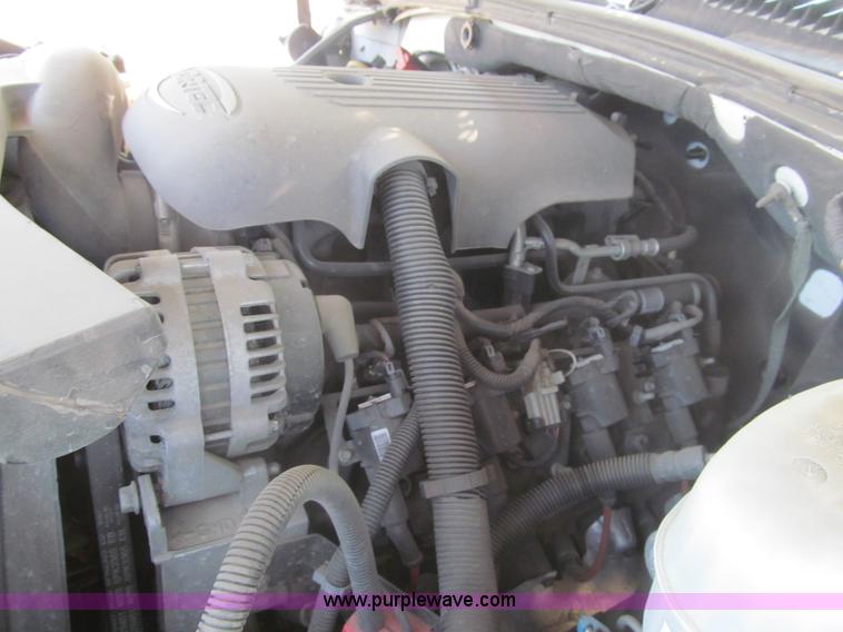 image for item I7083 2004 GMC Yukon SUV