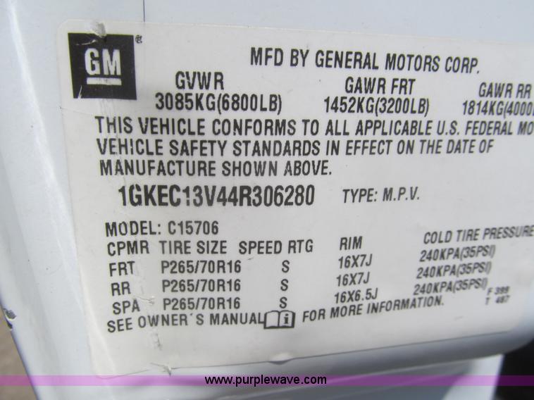 image for item I7083 2004 GMC Yukon SUV