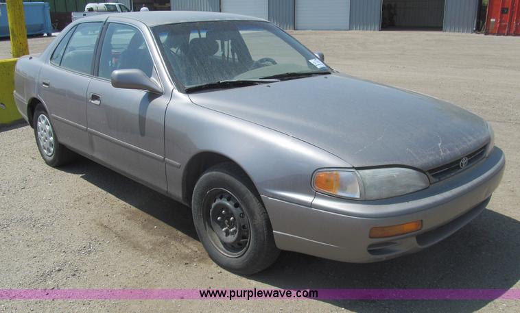image for item I7086 1996 Toyota Camry DX