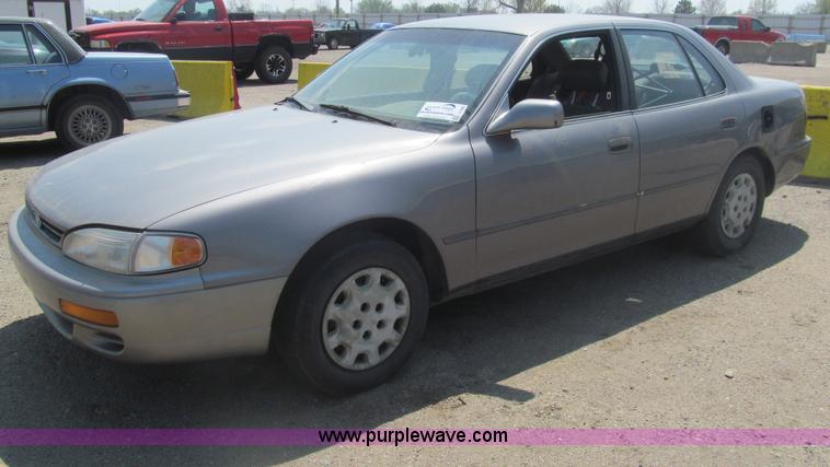 image for item I7086 1996 Toyota Camry DX