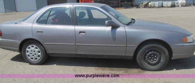 image for item I7086 1996 Toyota Camry DX
