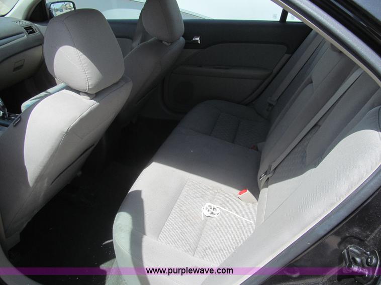 image for item I7109 2011 Ford Fusion I4