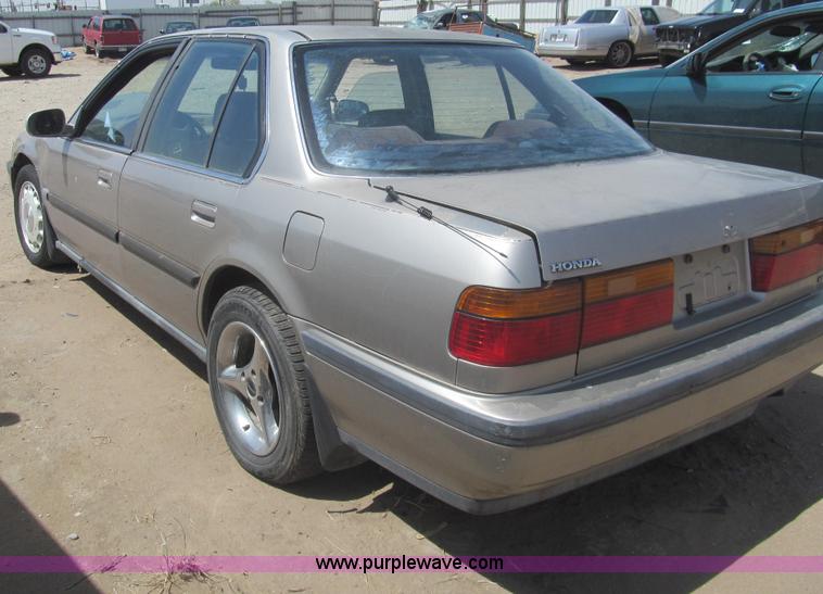 image for item I7110 1991 Honda Accord EX