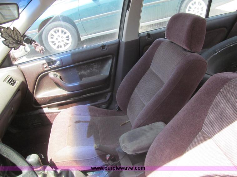 image for item I7110 1991 Honda Accord EX