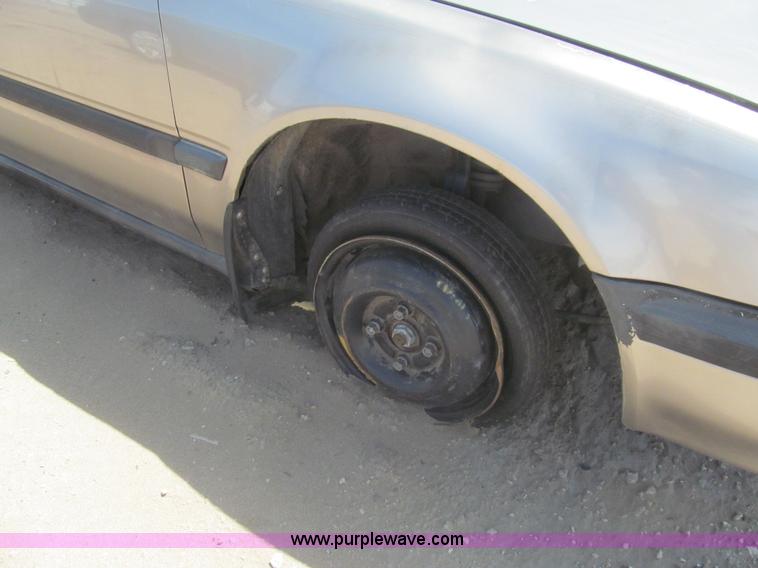 image for item I7110 1991 Honda Accord EX