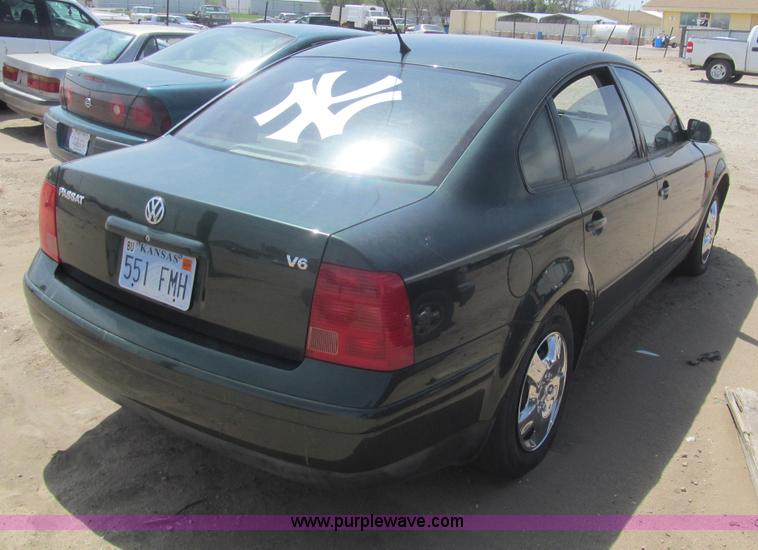 image for item I7111 1998 Volkswagen Passat GLS