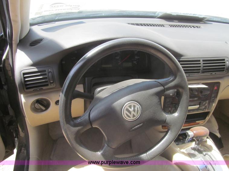 image for item I7111 1998 Volkswagen Passat GLS